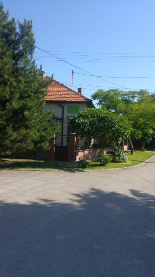 Green Apartment Novi Sad Extérieur photo